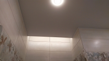 Ванная комната с подсветкой ниши