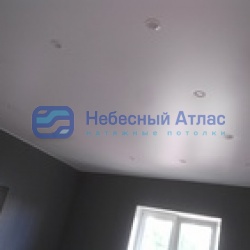 Потолок с двенадцатью светильниками в частном доме. Город Дедовск
