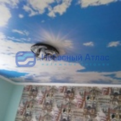  "ясное небо" в детской комнате. Фотопечать на матовом натяжном потолке