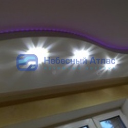 Двухуровневый потолок с фотопечатью и подсветкой за полотном